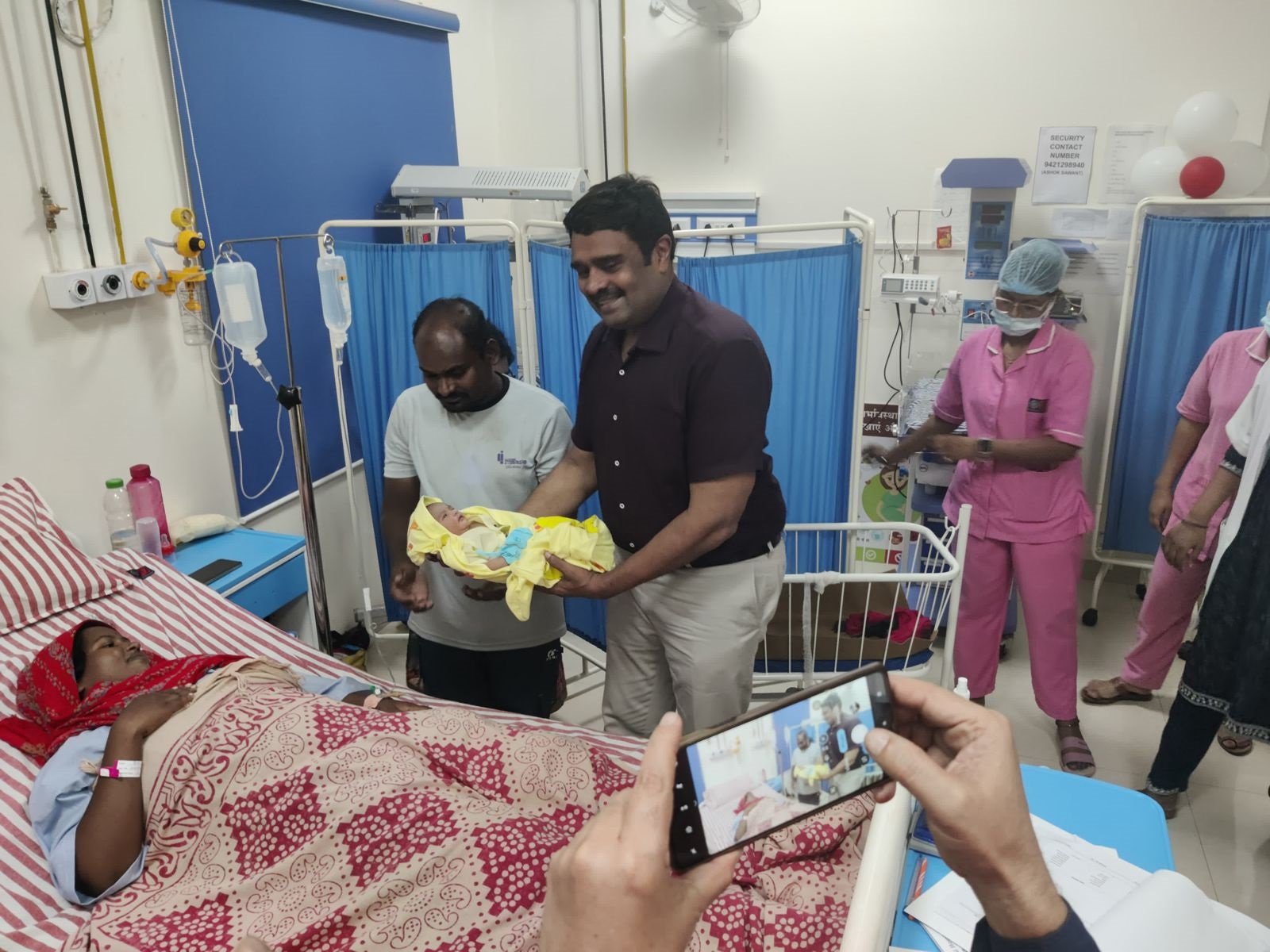 लॉयड्स हॉस्पिटल में जन्मी 100 वीं कन्या, एमडी प्रभाकरन ने किया जोरदार स्वागत