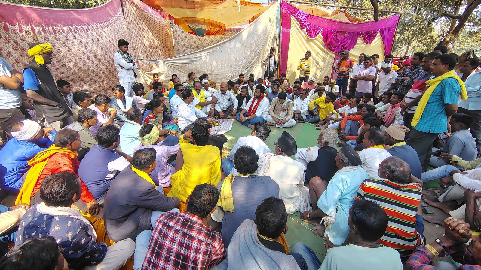 सुरजागड़ यात्रा में हजारों आदिवासियोंने किया जल, जंगल और जमीन के संरक्षण का संकल्प