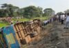 स्टेअरिंग लॉक झाल्याने बस उलटली, ३१ प्रवासी किरकोळ जखमी